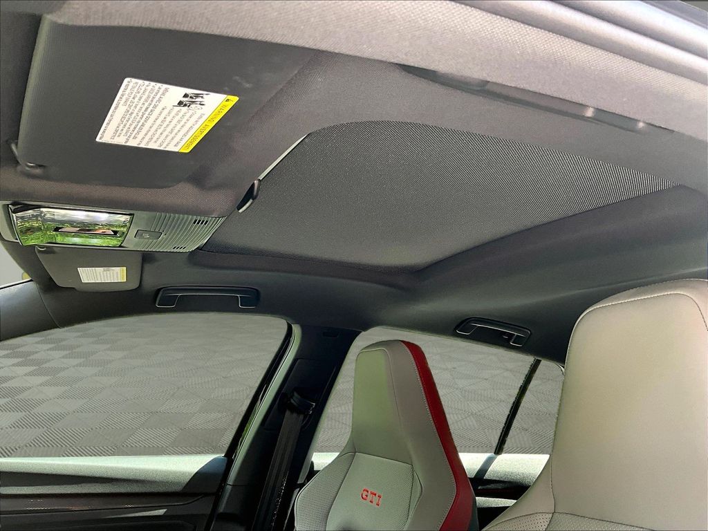 2024 Volkswagen Golf GTI — photo 21