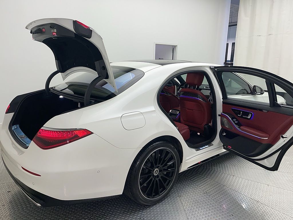 Thumbnail: 2022 Mercedes-Benz S-Class - 13