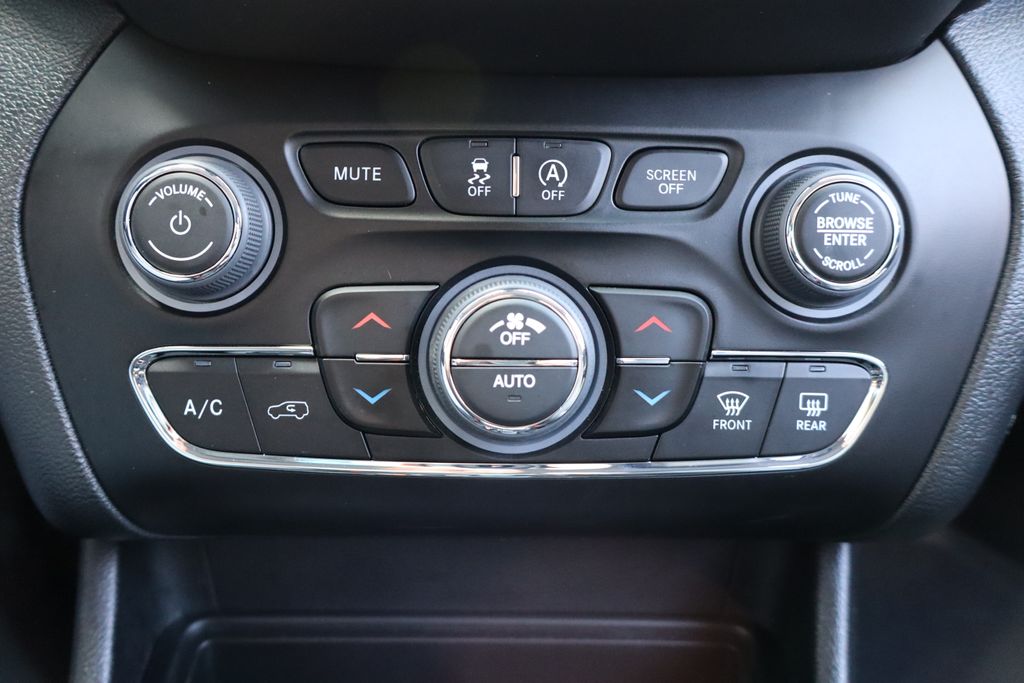 used 2023 Jeep Cherokee car, priced at $24,800