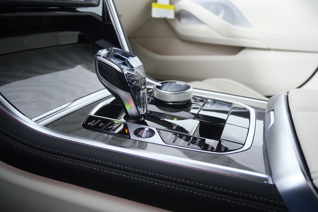 Thumbnail: 2026 BMW 8 Series - 28