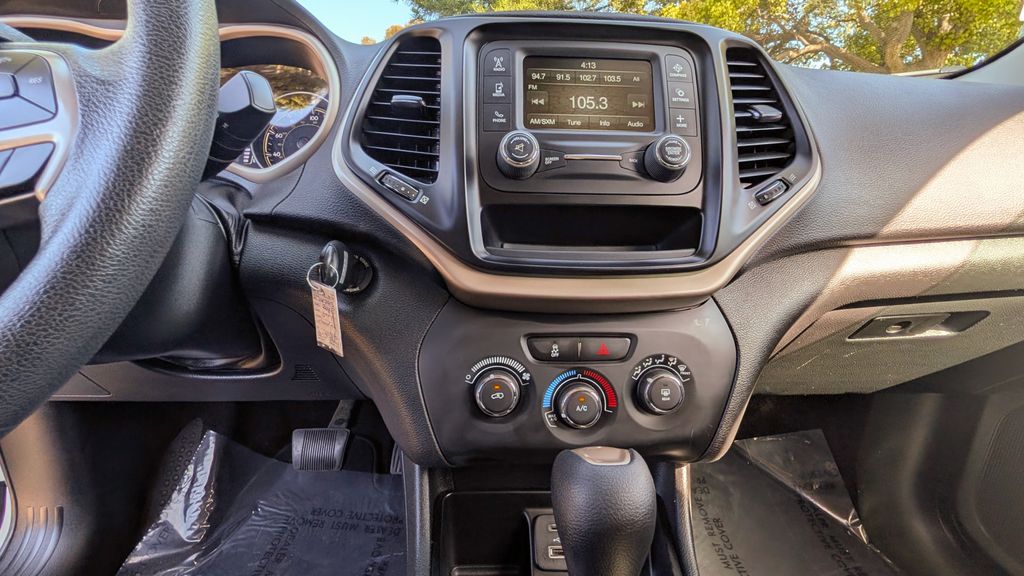 Used 2018 Jeep Cherokee Latitude 4D Sport Utility