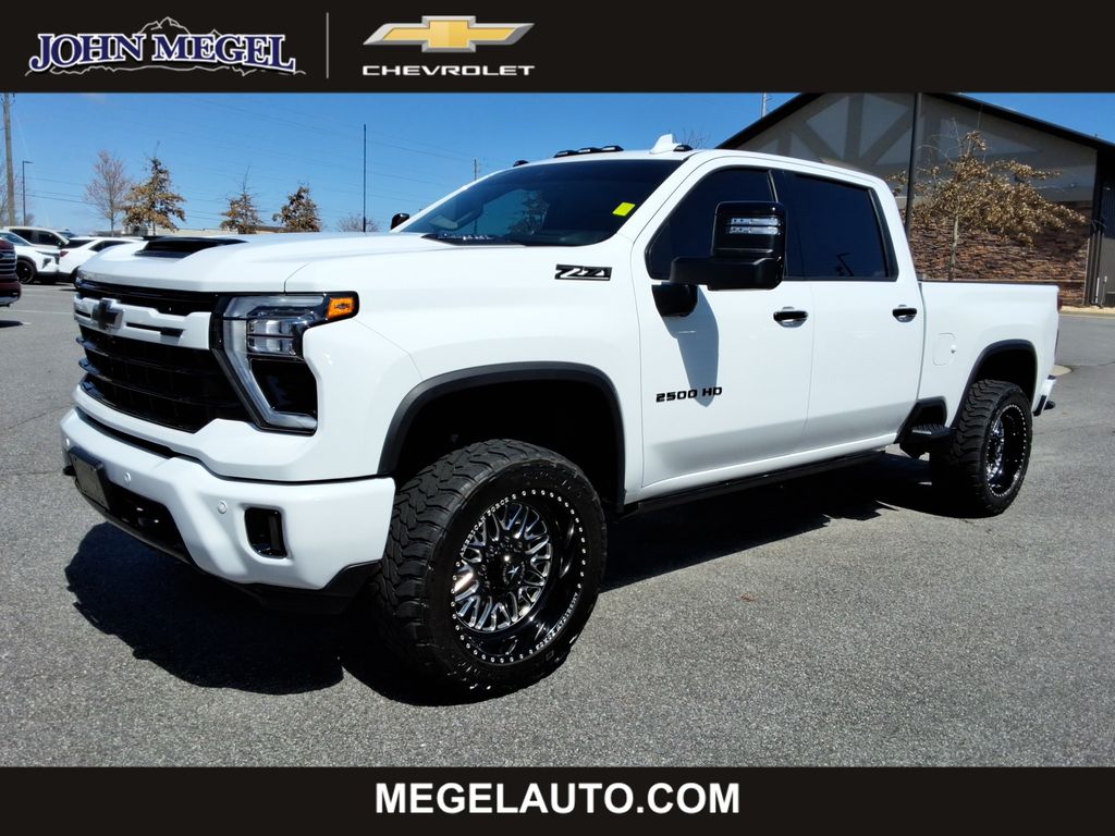 Summit White 2024 Chevrolet Silverado 2500HD Pickup Truck Four-Wheel Drive Automatic