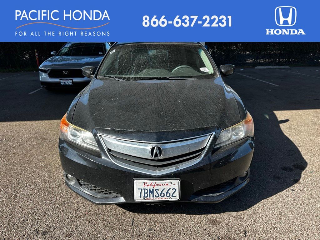 2013 Acura ILX 2.0L FWD with Technology Package