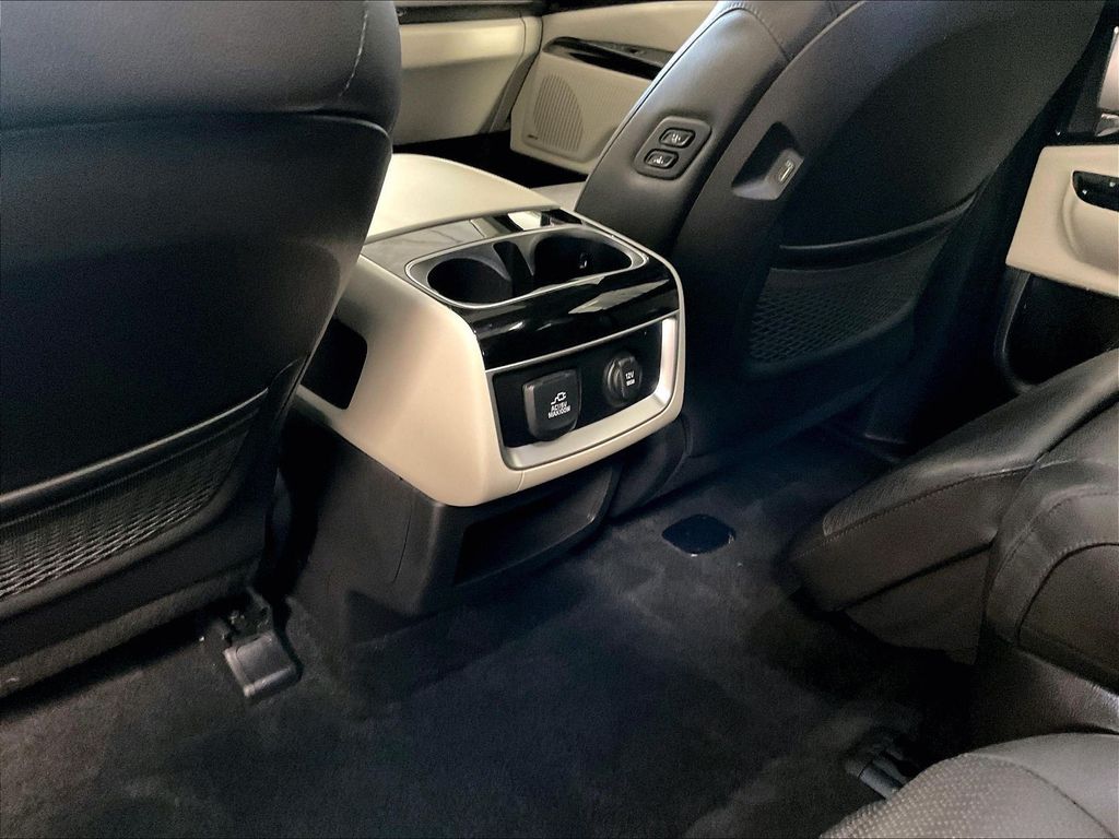 2023 Kia Carnival — photo 28
