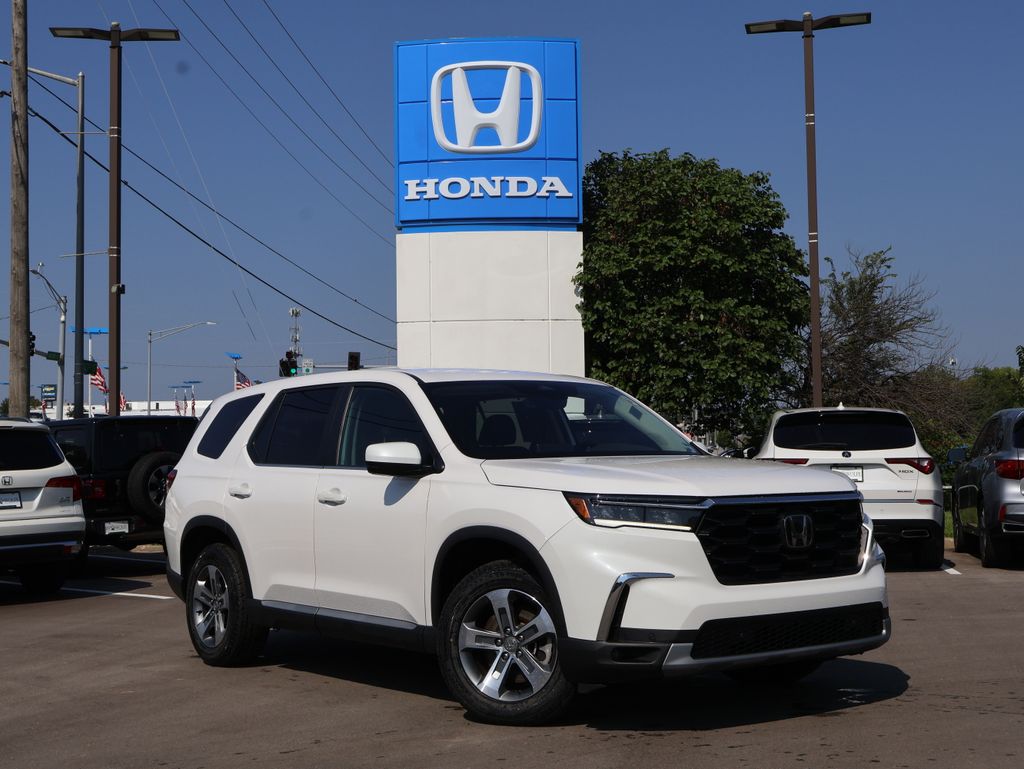 Platinum White Pearl 2023 Honda Pilot SUV / Crossover All-Wheel Drive Automatic