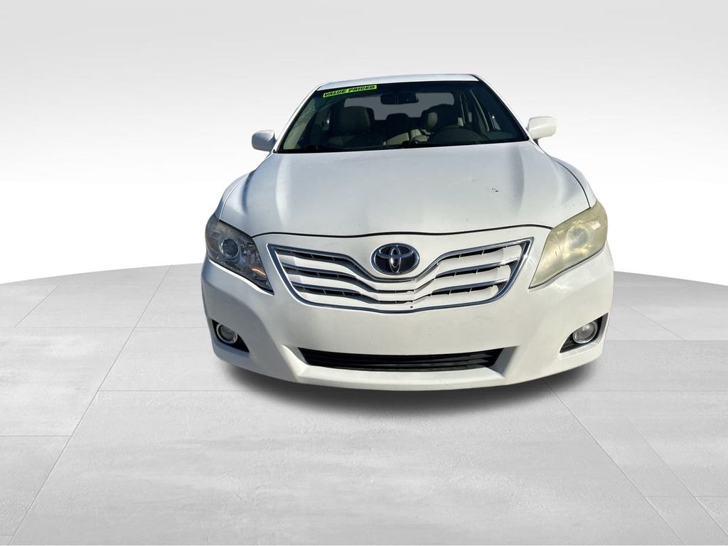 2010 Toyota Camry XLE 3