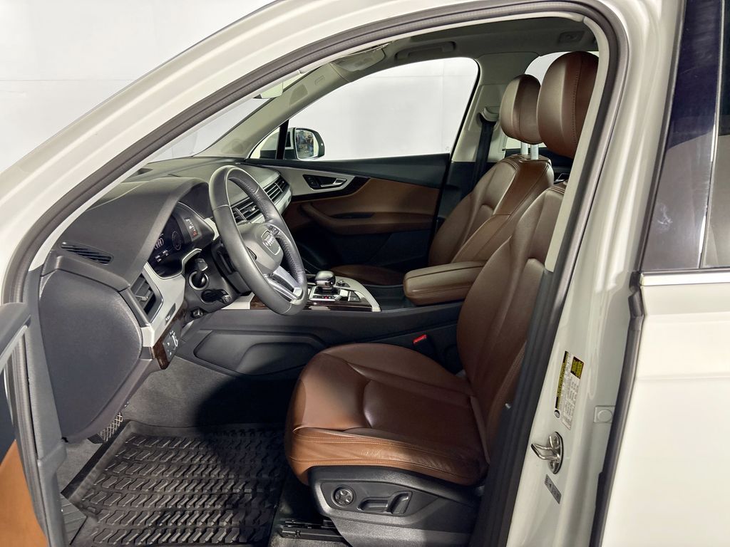 2019 Audi Q7 45 Premium Plus