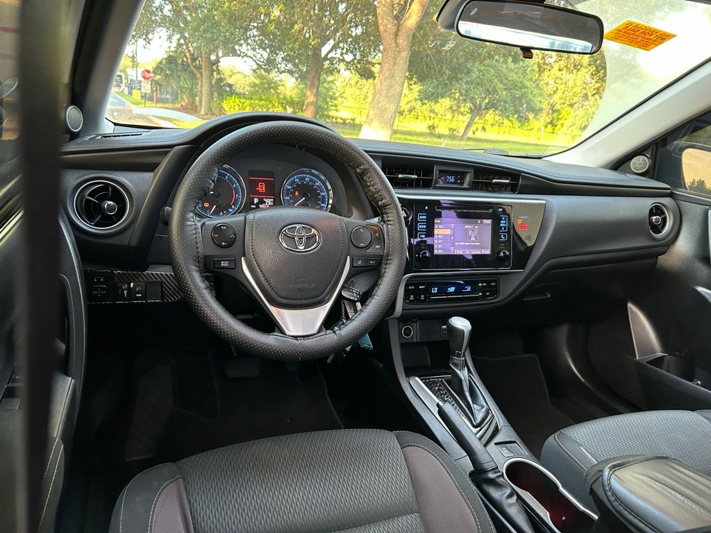 Thumbnail: 2018 Toyota Corolla - 12