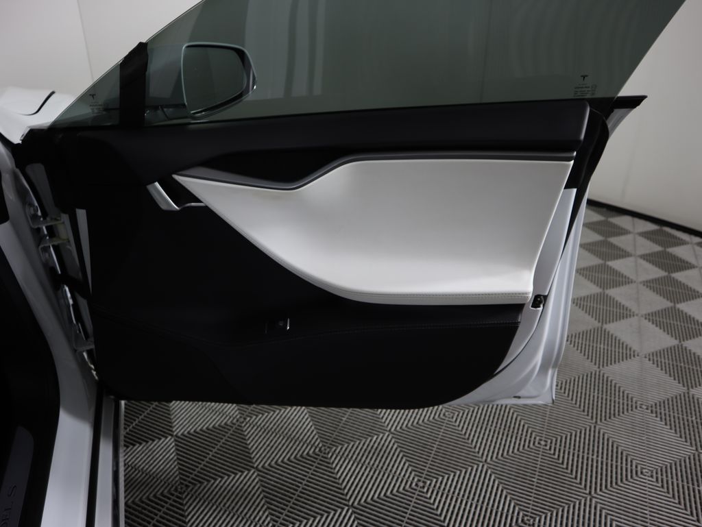 Thumbnail: 2018 Tesla Model S - 27