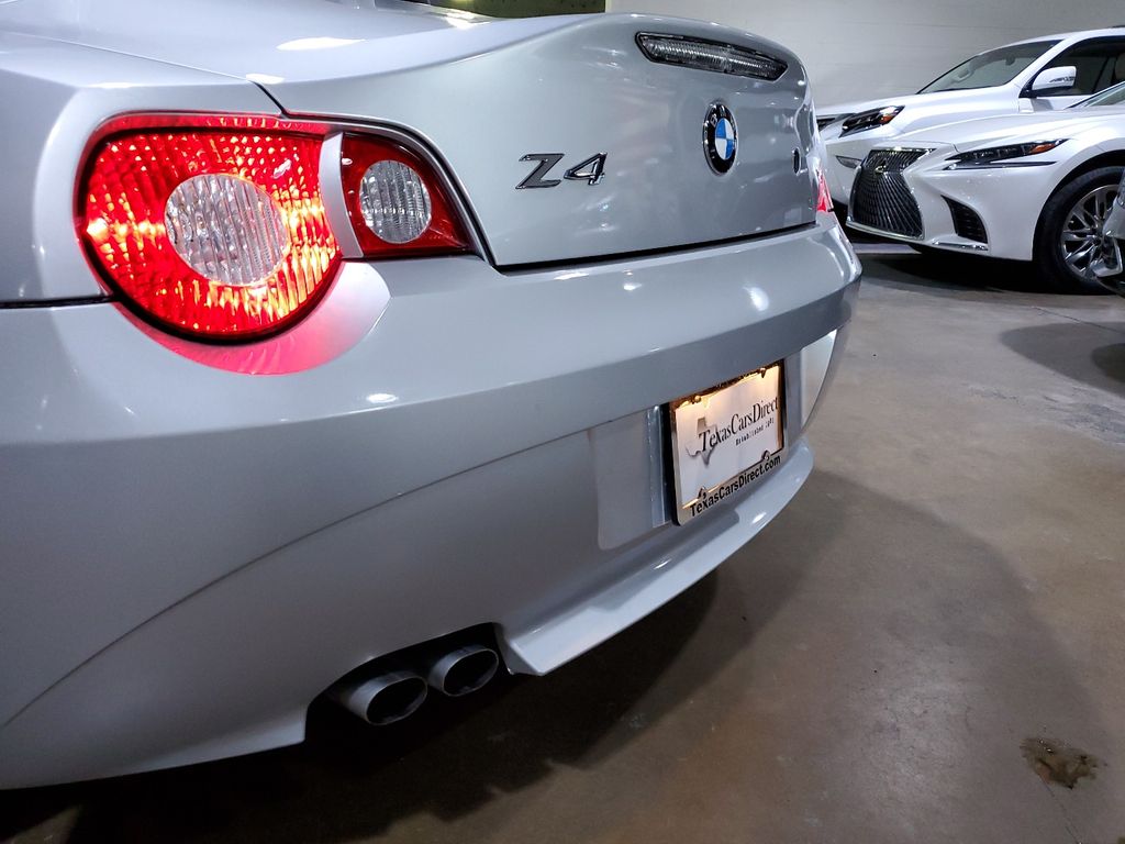 2005 BMW Z4 2.5i 37