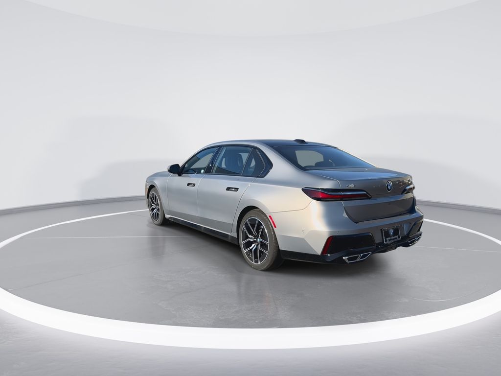 Thumbnail: 2025 BMW 7 Series - 6