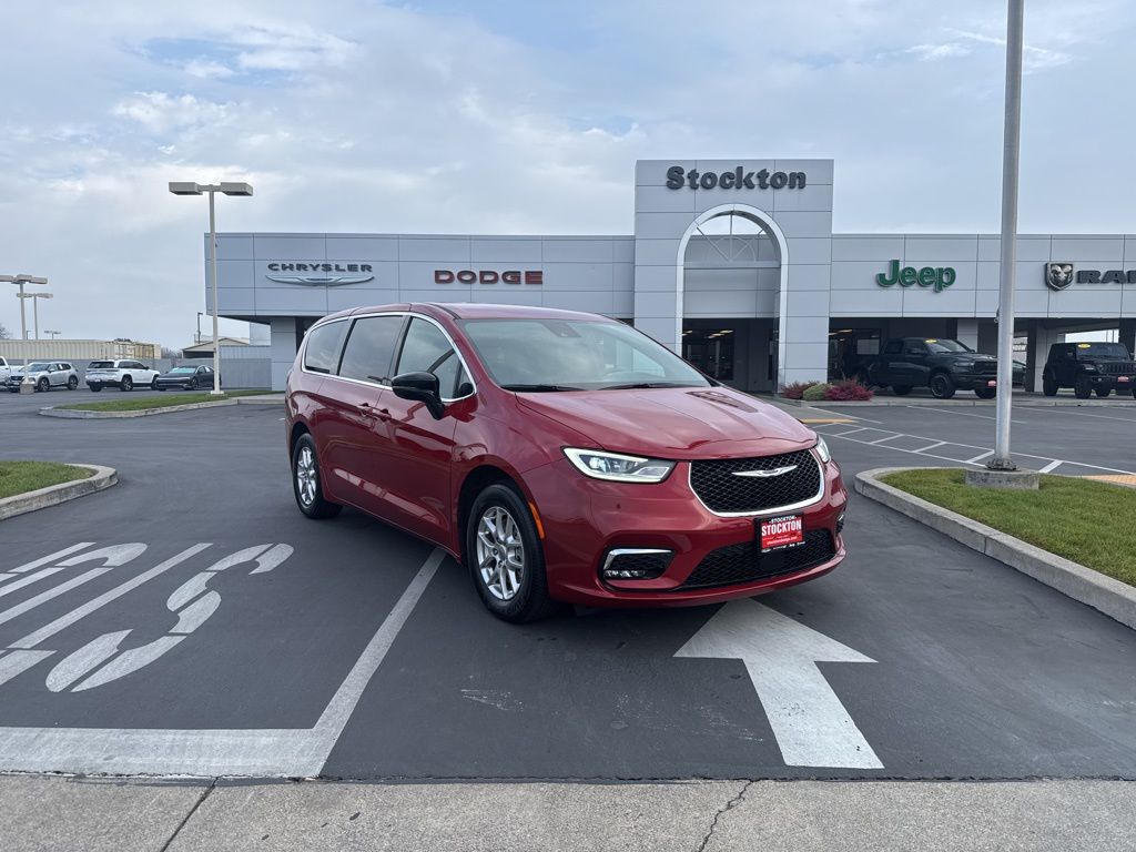 2025 Chrysler Pacifica Select FWD