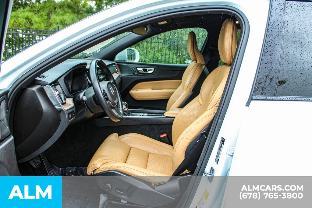 2021 Volvo XC60 T5 Inscription photo 15
