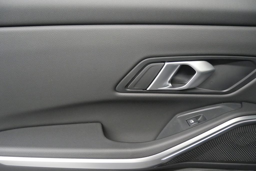 2025 BMW 3 Series 330i 13