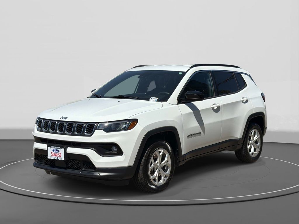 Bright White Clearcoat 2024 Jeep Compass SUV / Crossover Four-Wheel Drive 8-Speed Automatic