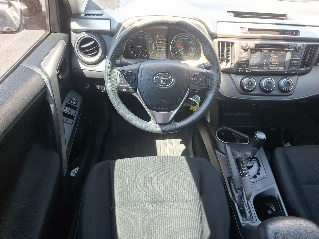 2017 Toyota RAV4 LE 11