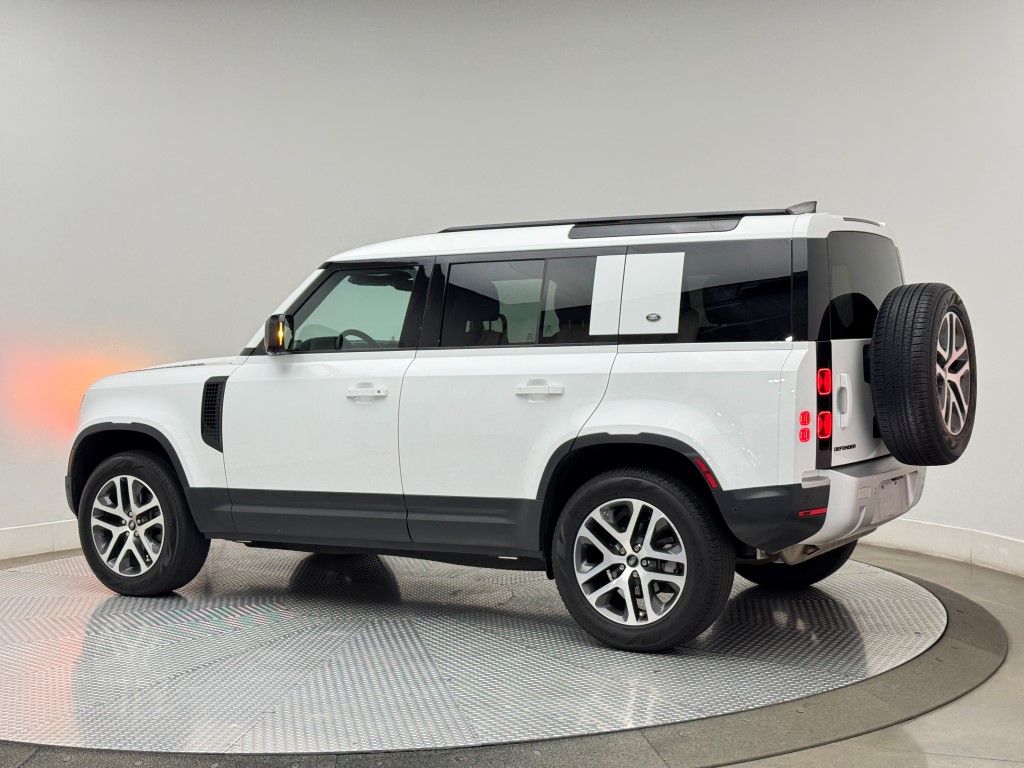 Thumbnail: 2023 Land Rover Defender - 11
