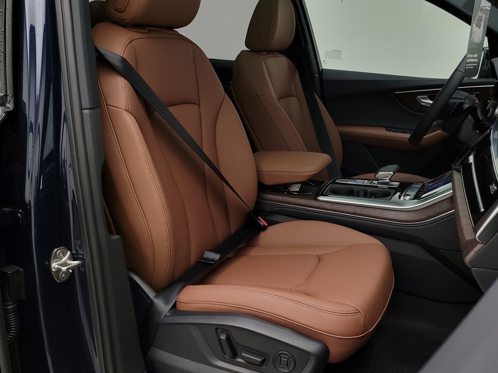 Thumbnail: 2026 Audi Q7 - 14