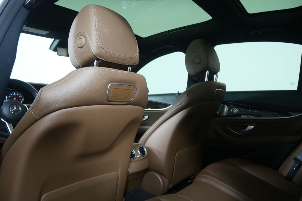 Thumbnail: 2019 Mercedes-Benz E-Class - 17