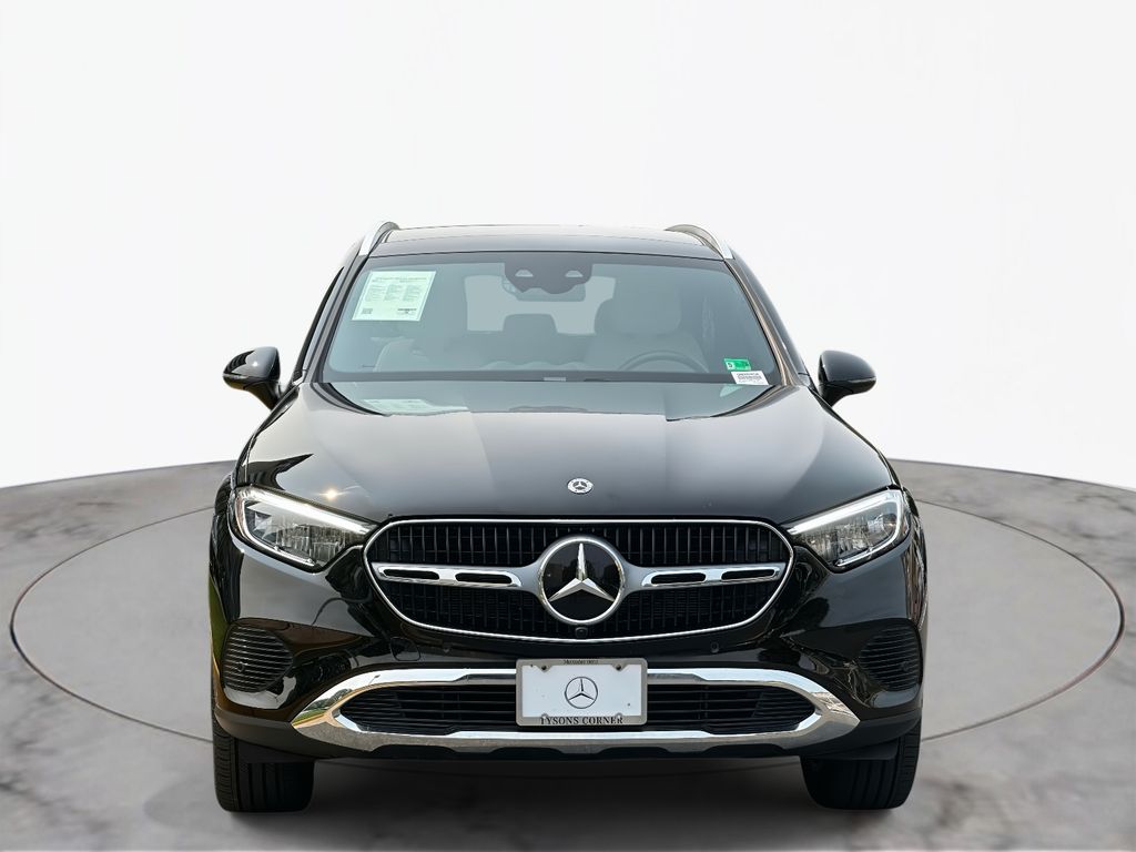 2024 Mercedes-Benz GLC 300 2
