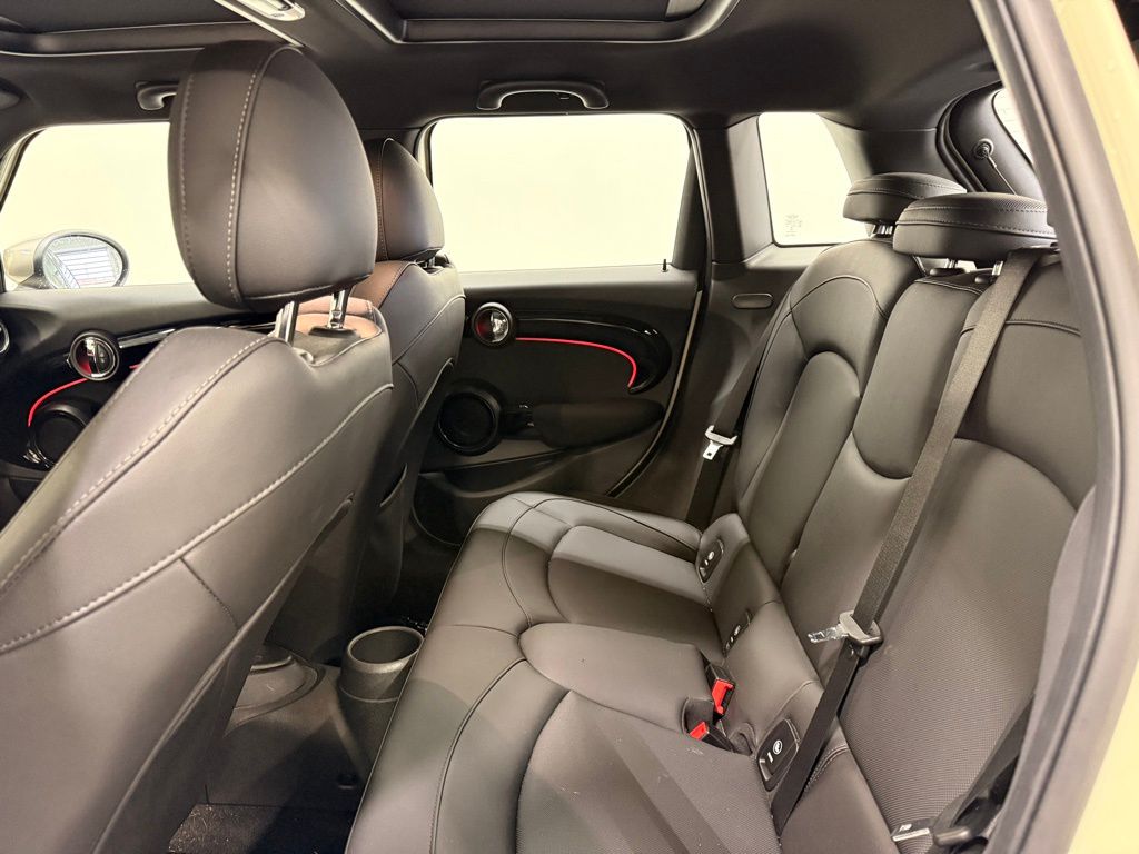 Thumbnail: 2023 MINI Cooper - 11