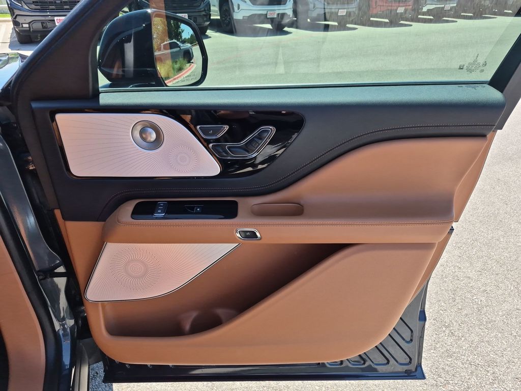 Used Car 2023 Lincoln Aviator  Black Label For Sale Under $60,000 In Austin, Texas