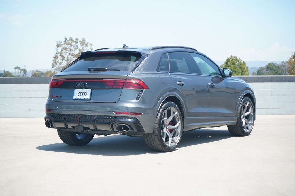 Thumbnail: 2026 Audi RS Q8 - 3