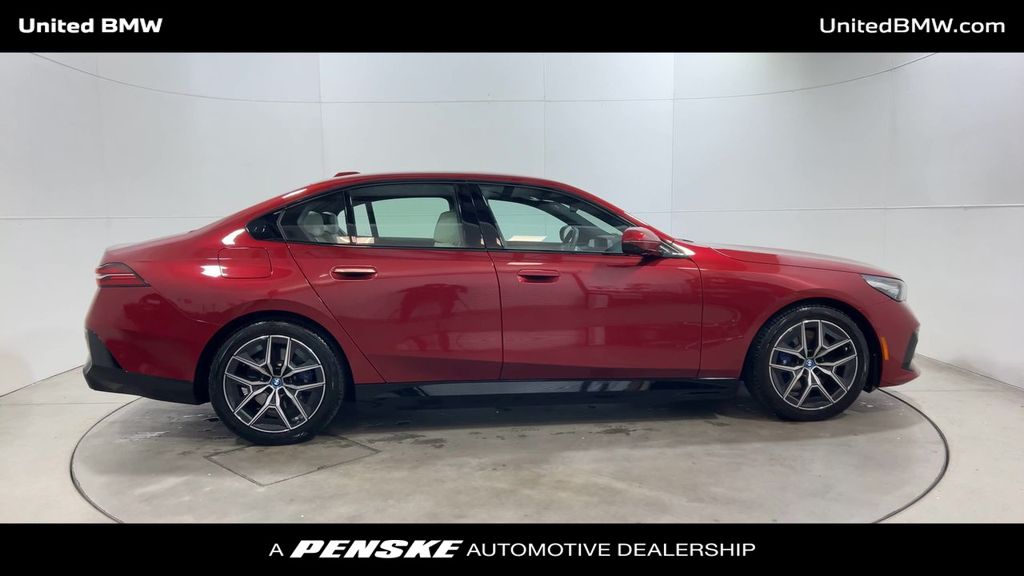 Thumbnail: 2025 BMW i5 - 9