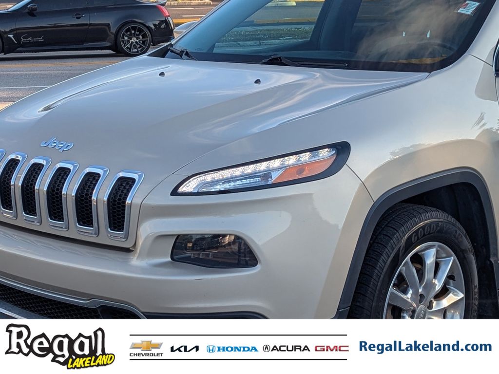 used 2015 Jeep Cherokee car, priced at $8,595
