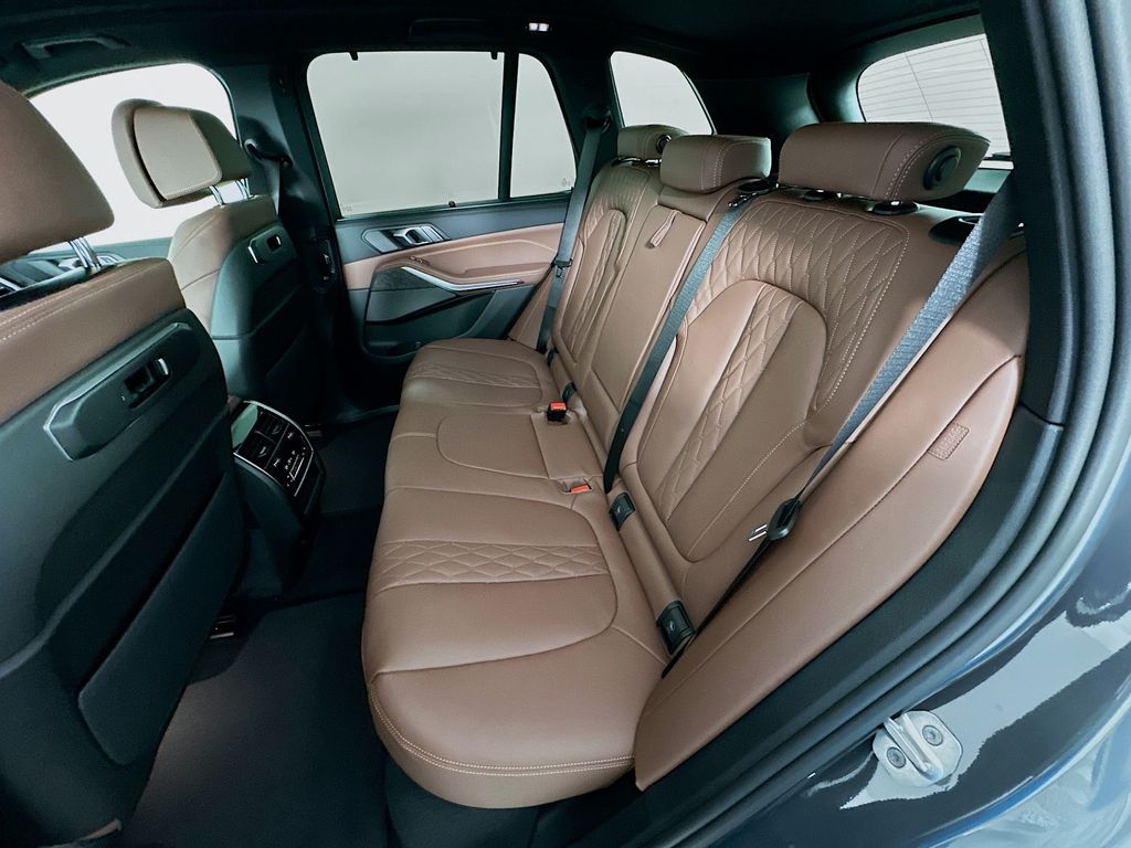 Thumbnail: 2026 BMW X5 - 17