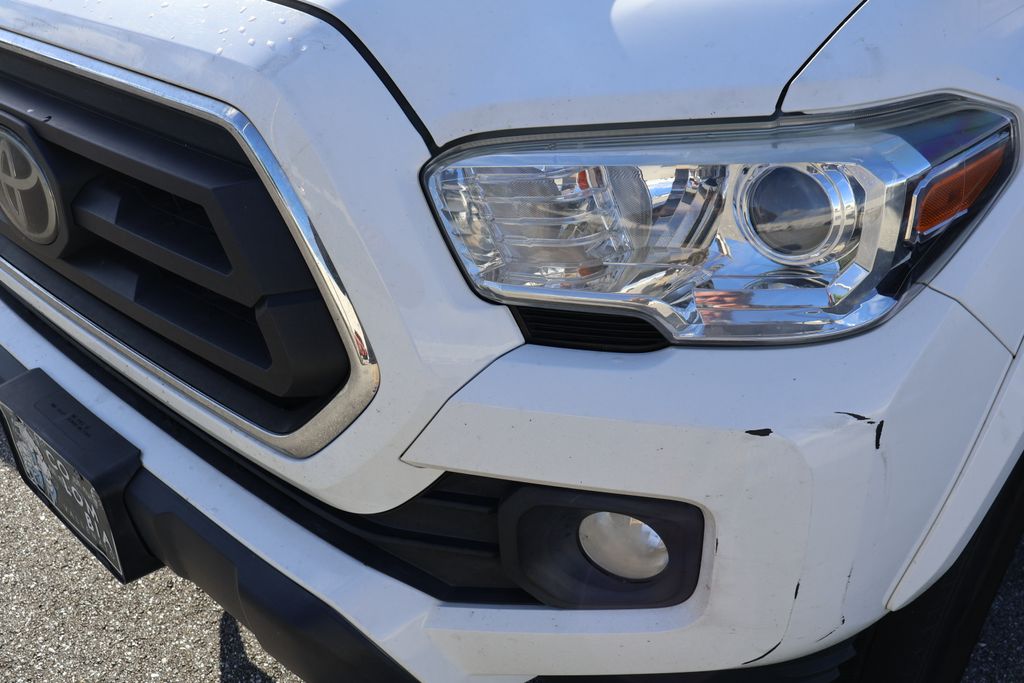 Thumbnail: 2020 Toyota Tacoma - 3