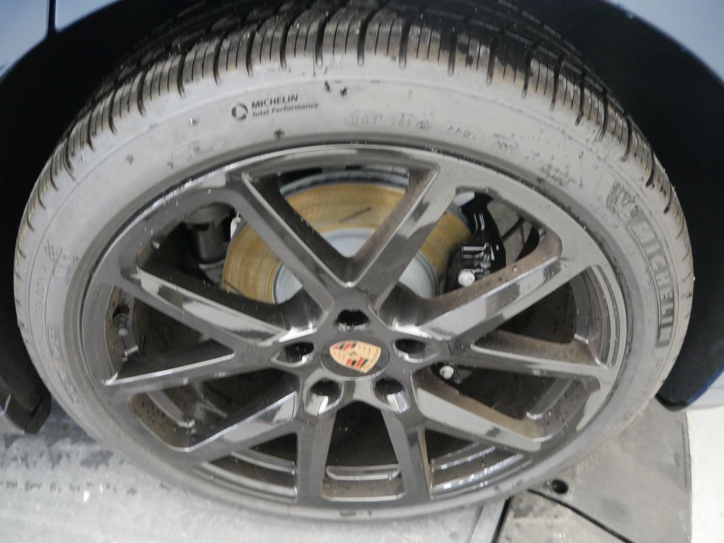 Thumbnail: 2026 Porsche Panamera - 14