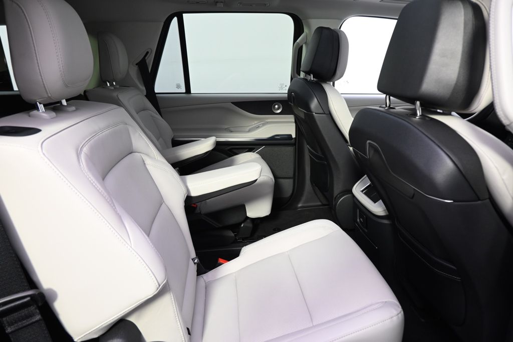 New 2026 White Lincoln Reserve image 18