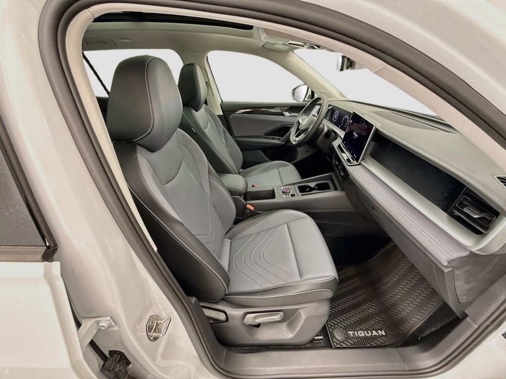Thumbnail: 2026 Volkswagen Tiguan - 16