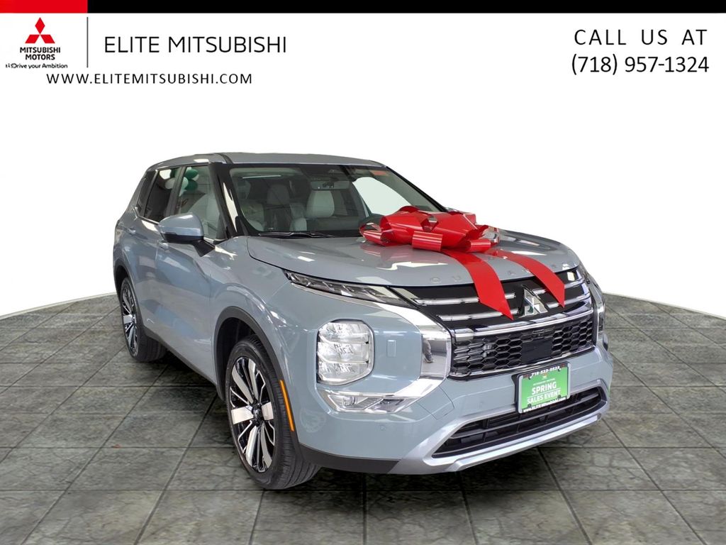 2026 Mitsubishi Outlander SE