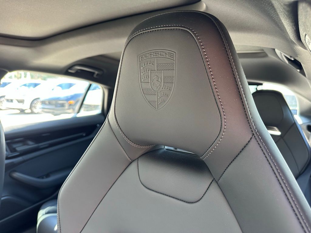 Thumbnail: 2025 Porsche Panamera - 22