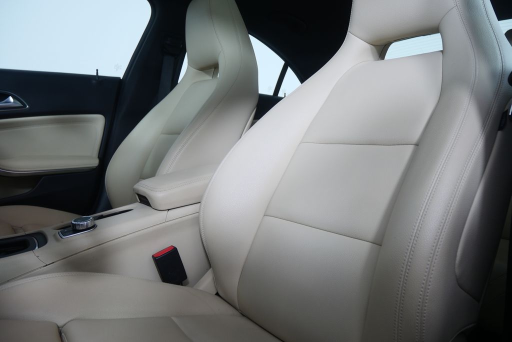 Thumbnail: 2018 Mercedes-Benz CLA - 10