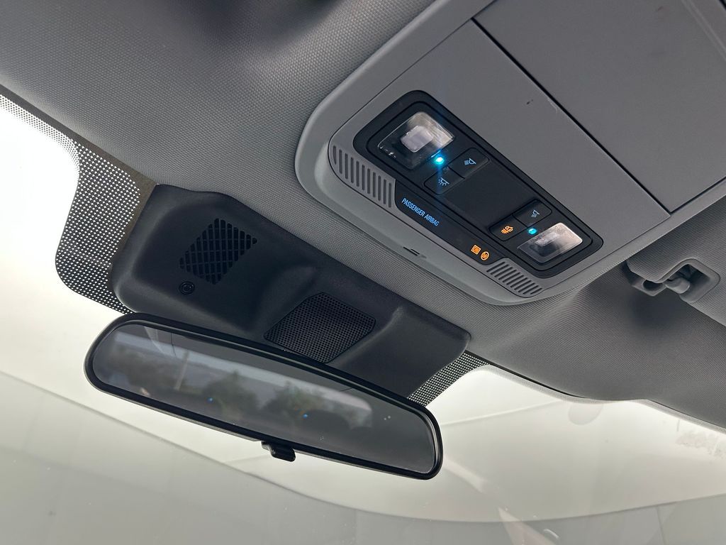 Used 2024 Oxford White Ford XLT image 40