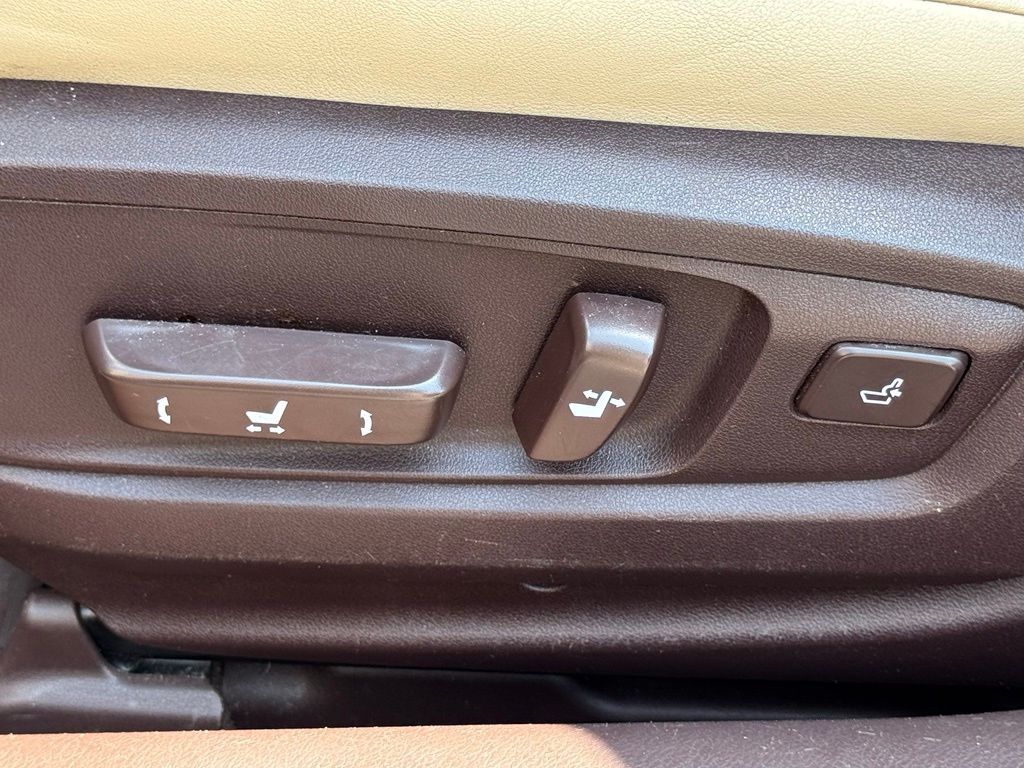 Used 2017 Lexus ES Sedan