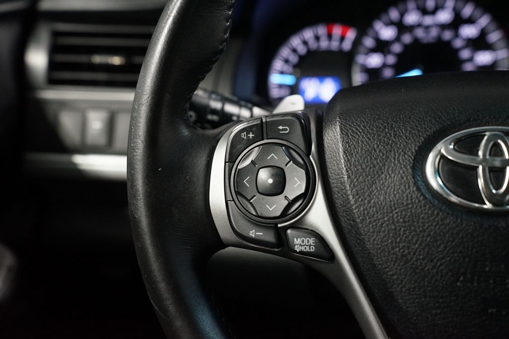 Thumbnail: 2014 Toyota Camry - 14