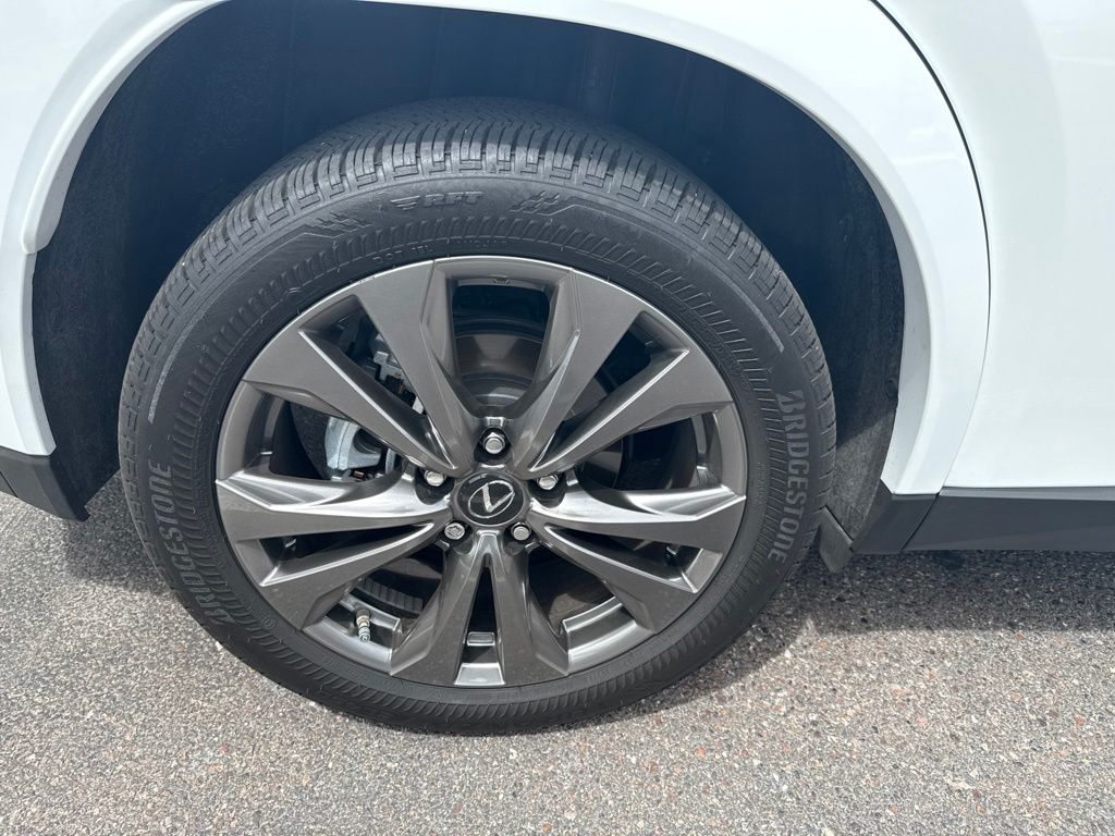 Thumbnail: 2024 Lexus UX - 8
