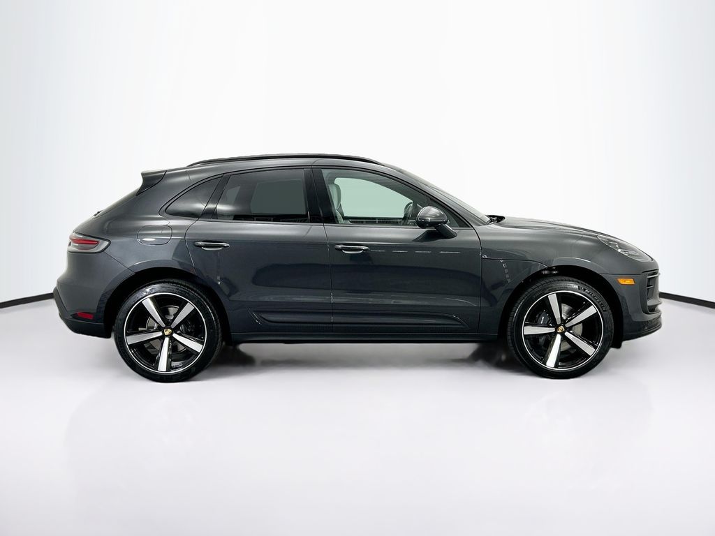 Thumbnail: 2026 Porsche Macan - 8