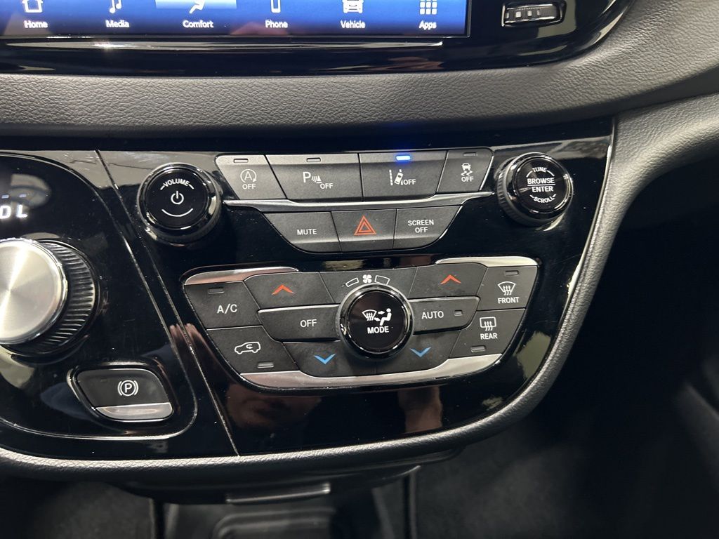 used 2025 Chrysler Pacifica car, priced at $31,741