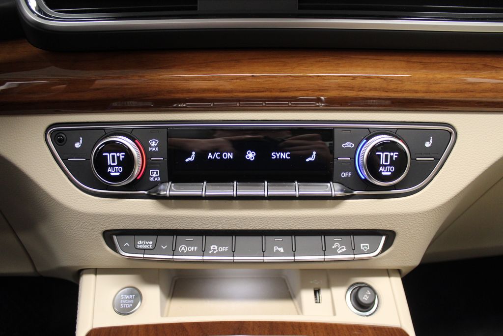 Thumbnail: 2023 Audi Q5 - 16