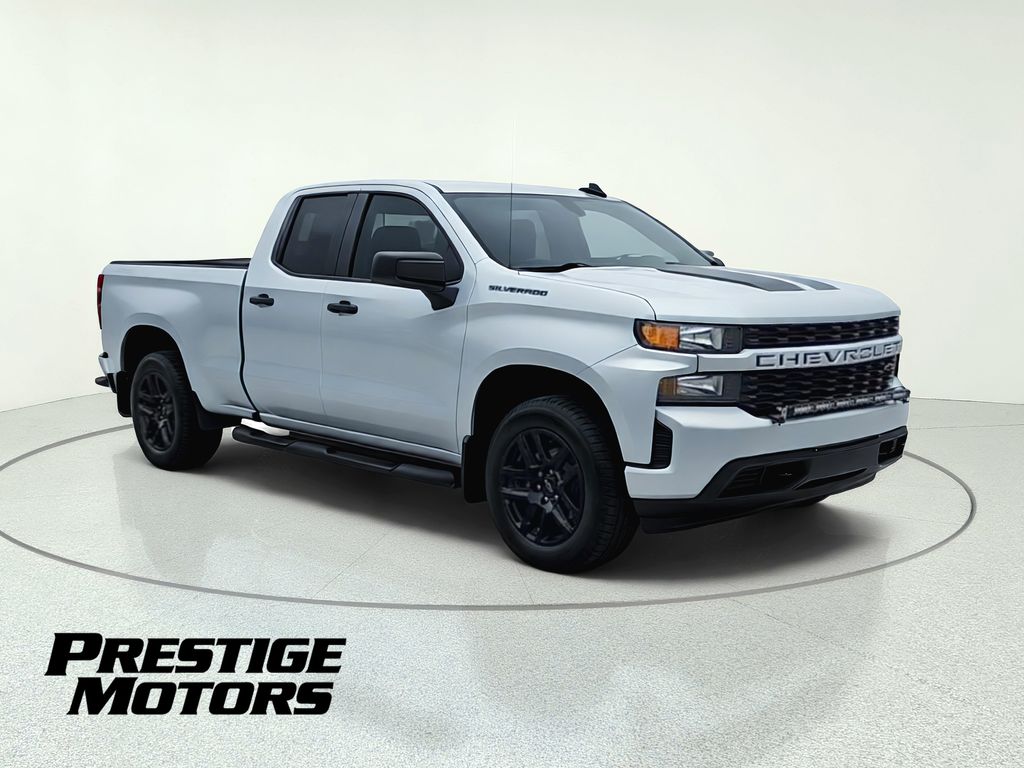 Silver Ice Metallic 2020 Chevrolet Silverado 1500 Pickup Truck Four-Wheel Drive 8-Speed Automatic