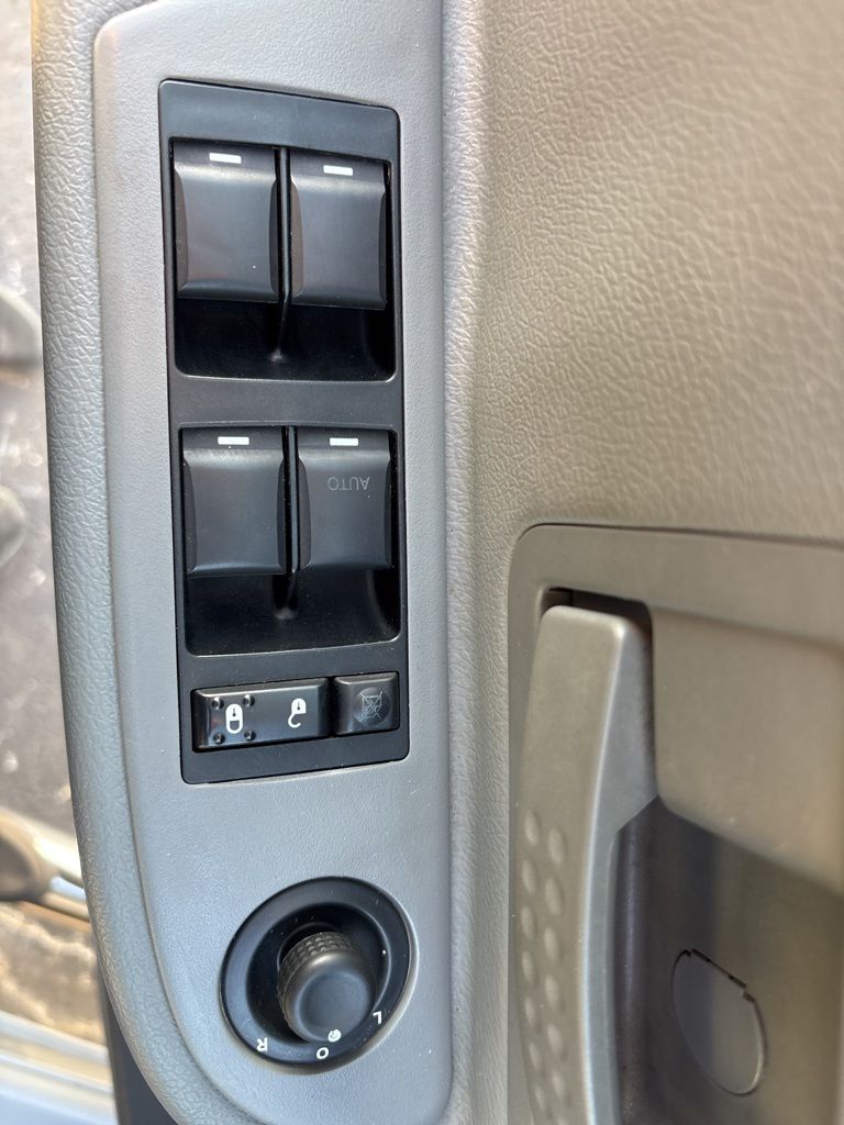 2011 Dodge Dakota SXT SLT photo 16