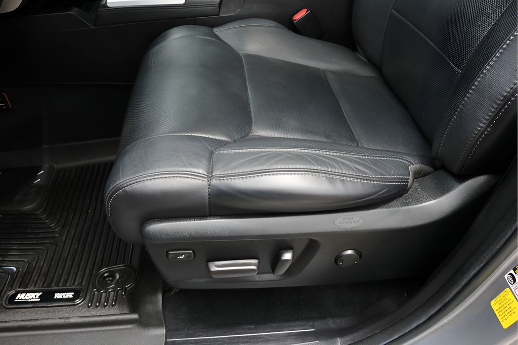 Used Car 2021 Toyota Tundra  Platinum For Sale Under $50,000 In Austin, Texas