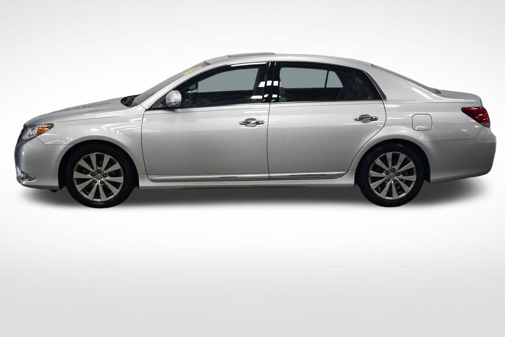 Thumbnail: 2011 Toyota Avalon - 4