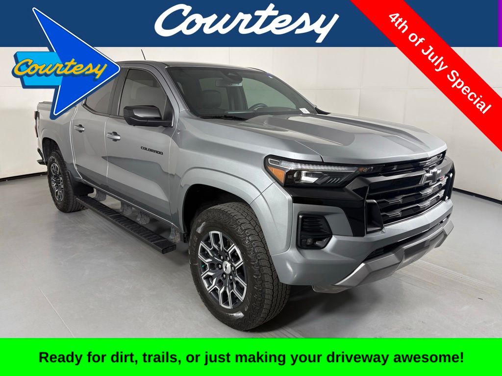 Sterling Gray Metallic 2023 Chevrolet Colorado Pickup Truck Four-Wheel Drive 8-Speed Automatic