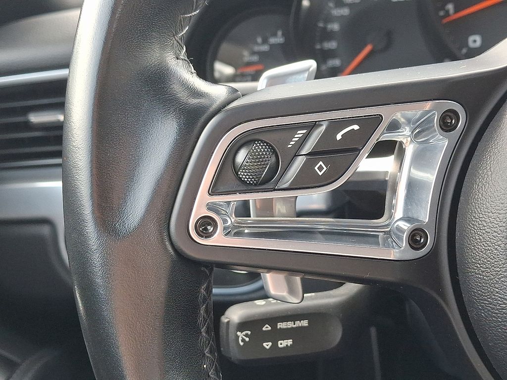 Thumbnail: 2017 Porsche 911 - 23